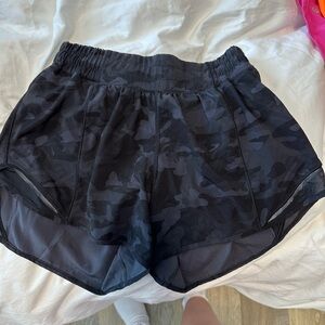 Camo lululemon hotty hot shorts